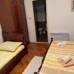 Casa de hóspedes In With Balcony, Air Conditioning, Wifi 5188-2