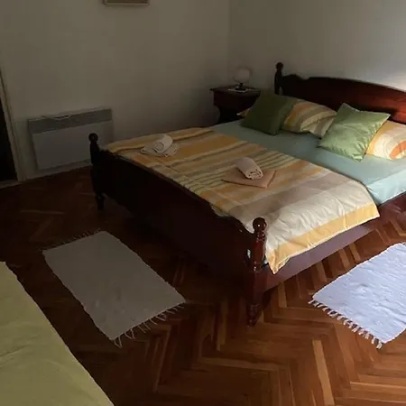 Guest house In With Balcony, Air Conditioning, Wifi 5188-2 *