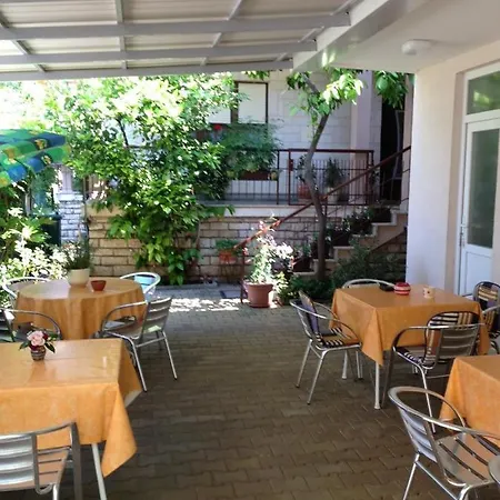 Guest house In With Balcony, Air Conditioning, Wifi 5188-2 Sukosan