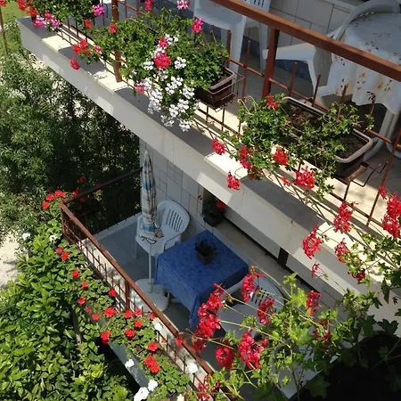 ゲストハウス In With Balcony, Air Conditioning, Wifi 5188-2 Sukošan